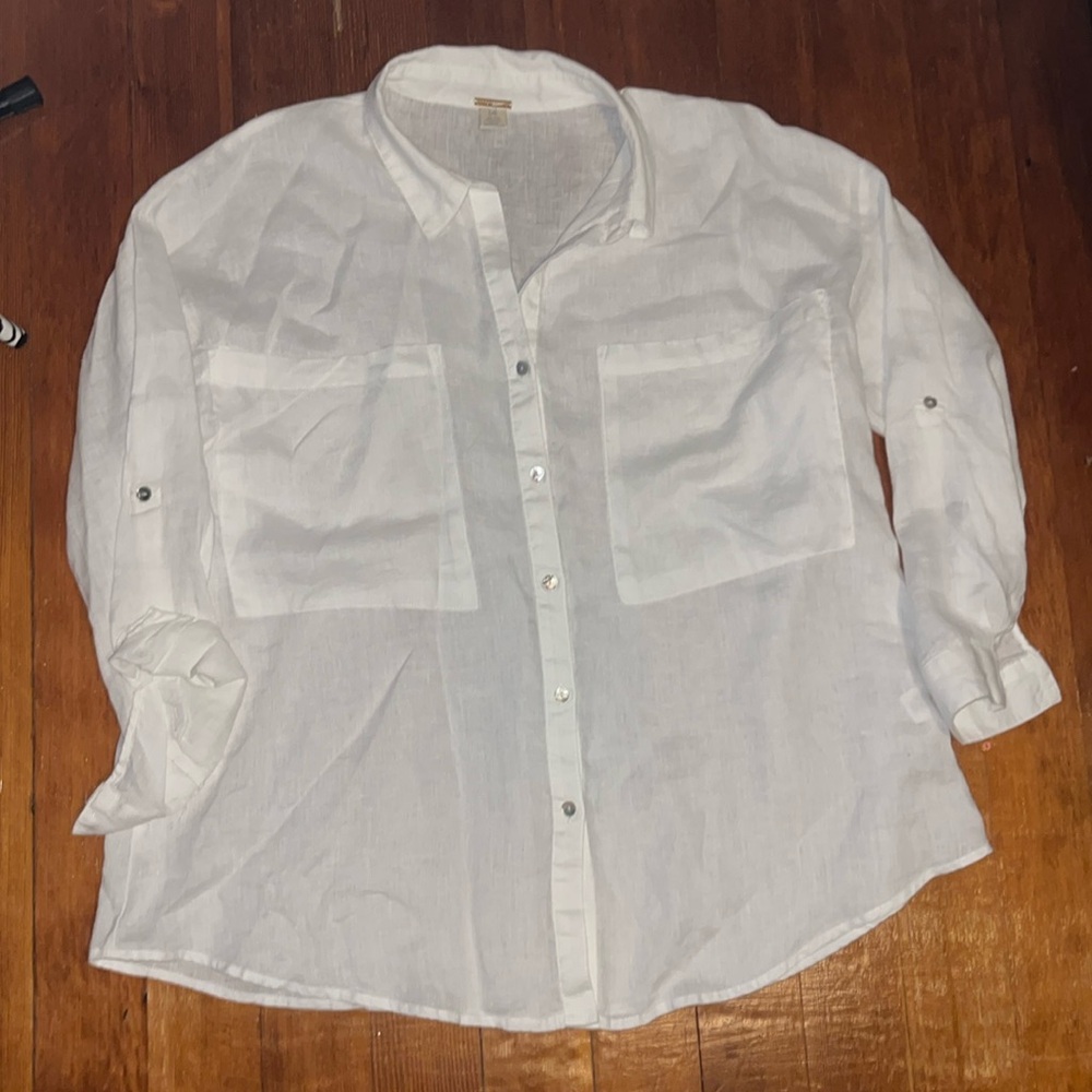 Magaschoni white 100% linen bottom down shirt in new condition.